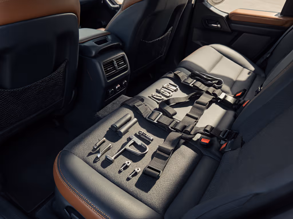 service-dog-car-harness-installation